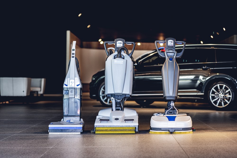 uklid-autosalonu-sestava-stroju-lindhaus